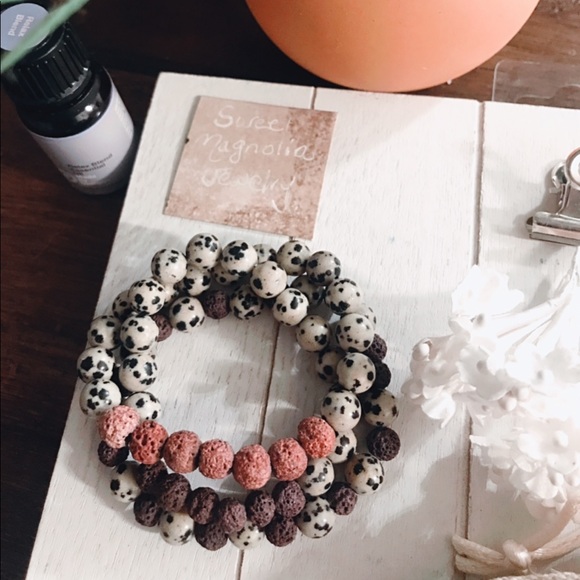 Dalmatian Jasper stone lava diffuser stretch bracelets - Picture 3 of 9